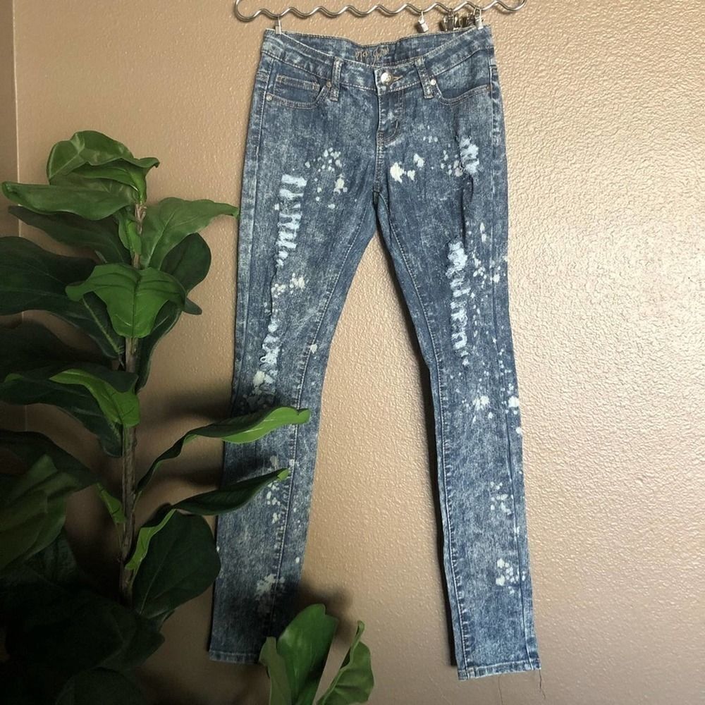 VIP Jeans Acid Wash Distressed Skinny Jeans
